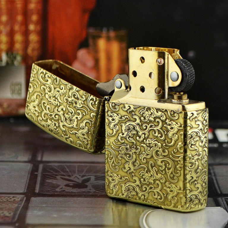 Zippo Chính Hãng Đồng Bóng Khắc Hoa Văn Phiên Bản Amor