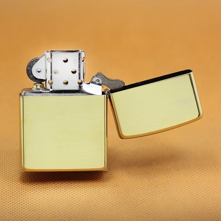 Zippo Chính Hãng Đồng Đúc Đầu Lâu Đội Vương Miện