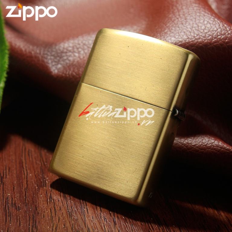 Bật lửa zippo đồng khắc cỏ bốn lá