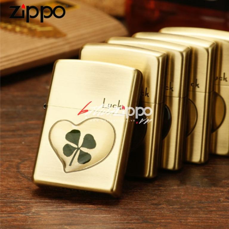 Bật lửa zippo đồng khắc cỏ bốn lá