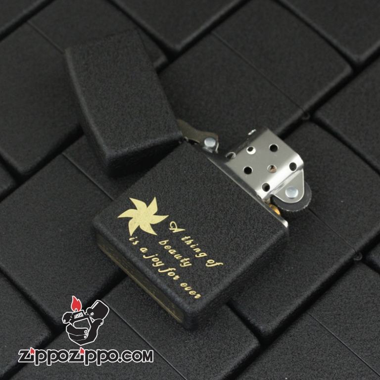 Bật lửa Zippo phiên bản đen nứt hình chong chóng