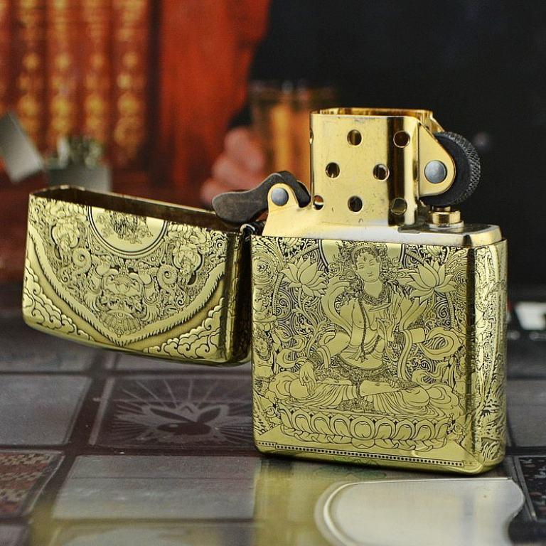 Zippo Chính Hãng Đồng Khắc Đức Phật Ngồi Trên Đài Sen Hoa Văn Tinh Tế Vỏ Dày