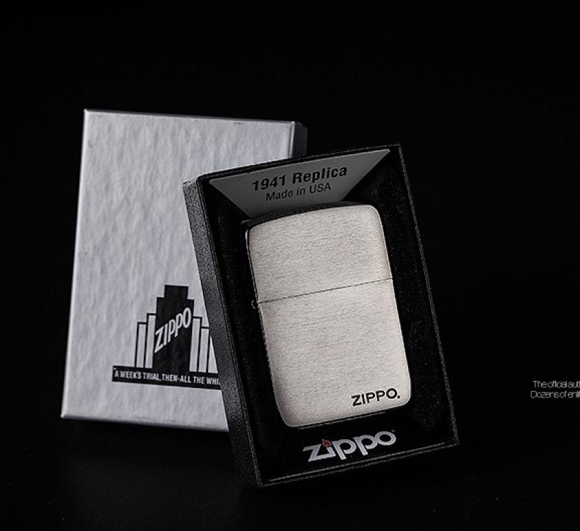 Bật Lửa Zippo 1941 Mạ Chrome Vân Ngang Màu Đen - Logo Zippo SKU 24485 – Zippo Replica 1941 Black Ice with Zippo Logo