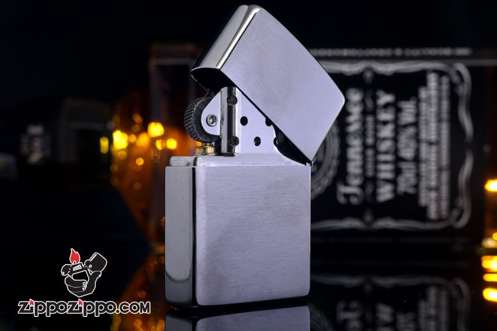 Bật lửa Zippo chính hãng Màu Bạc Ốp Gỗ khắc hoa văn hai góc