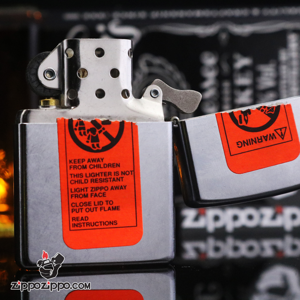 Zippo đời la mã sx năm 2000 vầng trăng khuyết