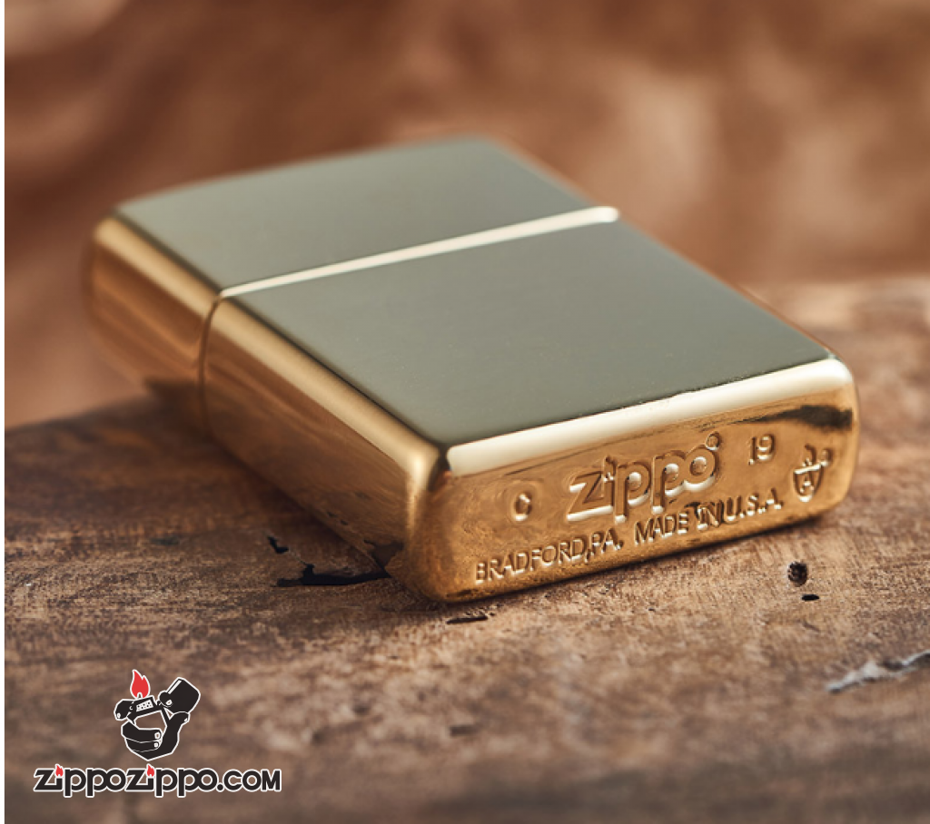 Zippo Armor khắc  biểu tượng của Kim tự tháp Ai Cập gắn Viên pha lê Swarovski
