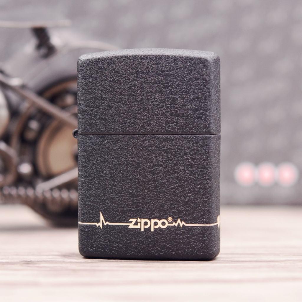 Bật Lửa Zippo Đen Nhám Khắc ZIPPO Nhip Tim