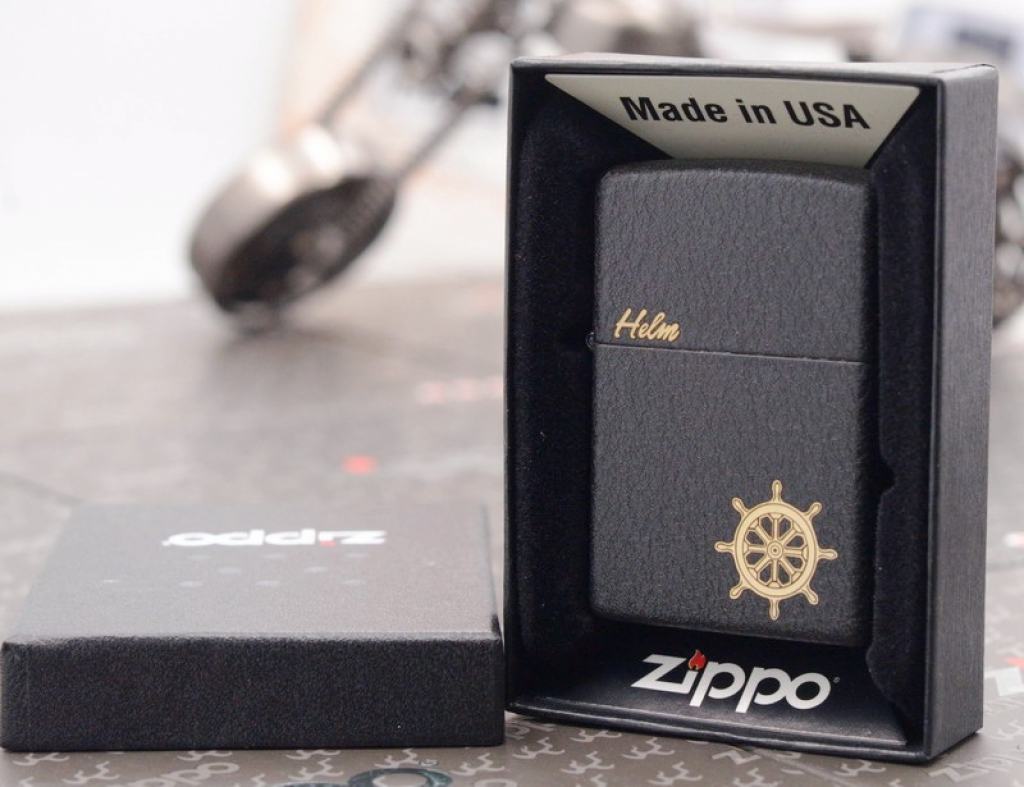 Bật Lửa Zippo Đen Nhám Khắc Vô Lăng Tàu Helm