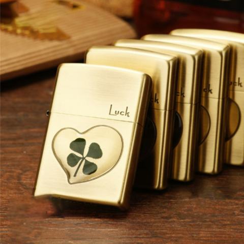 Bật lửa zippo đồng khắc cỏ bốn lá