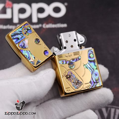 Bật Lửa Zippo Khắc Hình Chú Mèo Thần Tài May Mắn Khảm Trai vàng
