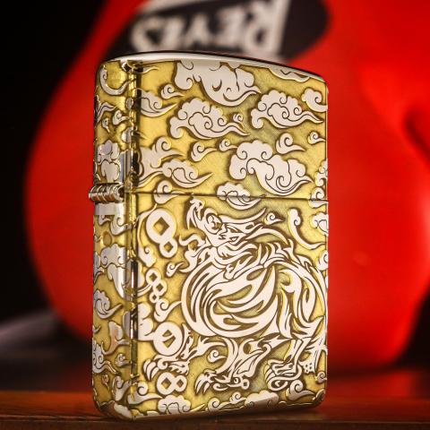 Bật Lửa Zippo Khắc Kỳ Lân Mây Bao Quanh Bản Mạ Chrome Armor