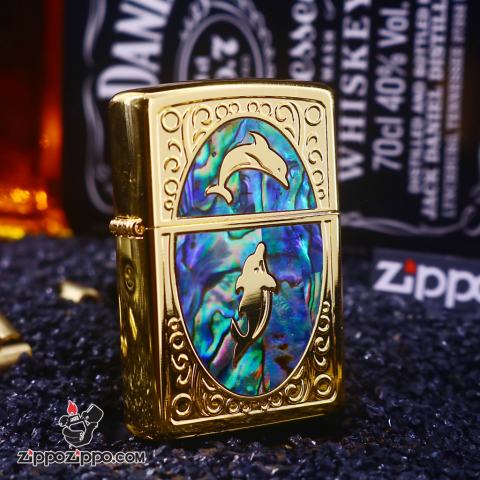 Bật Lửa Zippo Khảm Trai Hình Cá Heo Đang Nhảy Múa Màu Vàng