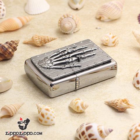 Bật Lửa Zippo Ốp Hình Hộp Sọ Tay