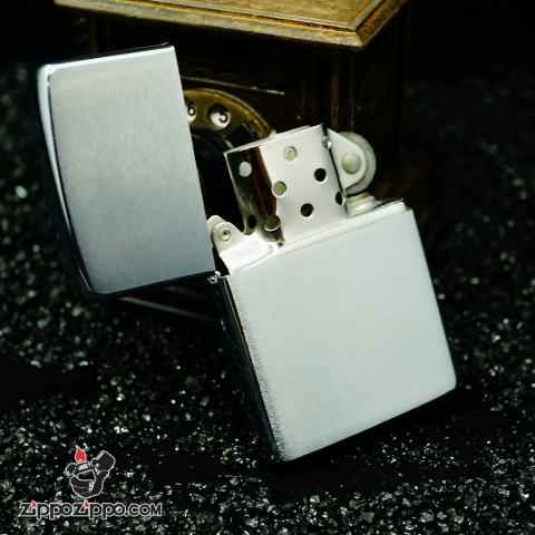 Zippo cổ chrome bạc xước1977