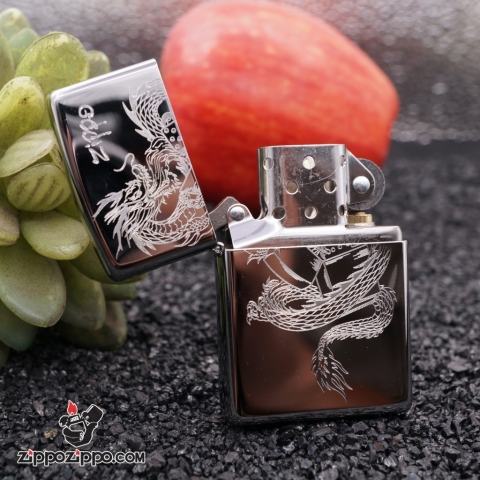 Zippo khắc rồng mầu bạc