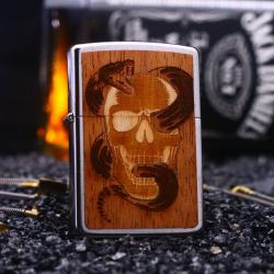 Zippo mạ Chrome in hình rắn và Skull trên nền gỗ - Mã SP: ZPC2418
