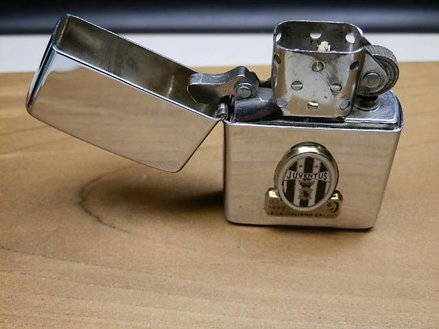 Bật lửa Zippo chính hãng với dòng bóng đá 7