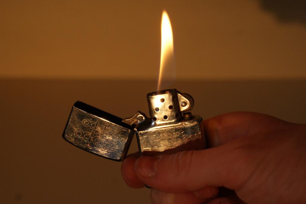 Múa lửa với zippo
