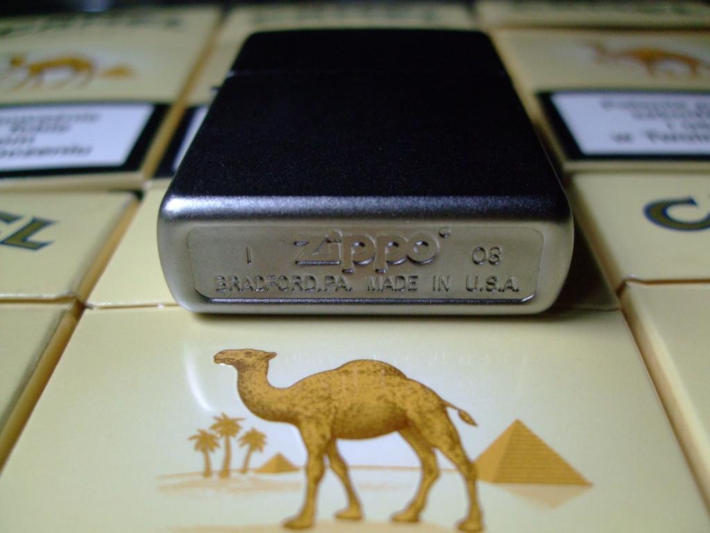 bật lửa zippo và thuốc là camel filter 5