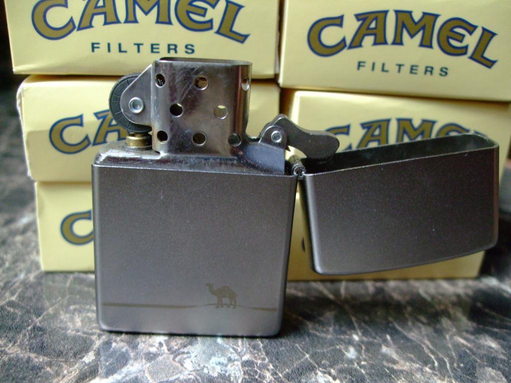 bật lửa zippo và thuốc là camel filter 3